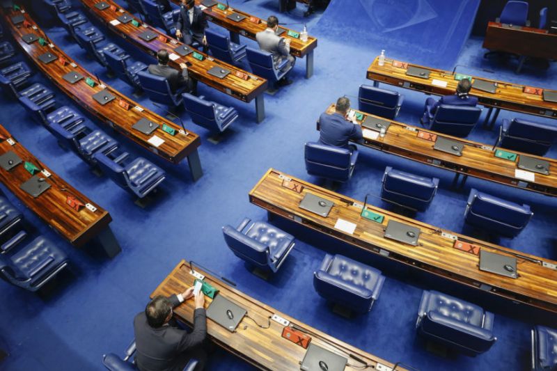 Novo Código Eleitoral: proposta aumenta exigência para debate em rádio e TV