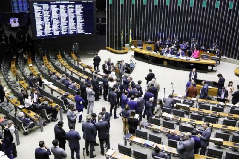 Projeto de fim de foro privilegiado completa 1.000 dias parado na Câmara