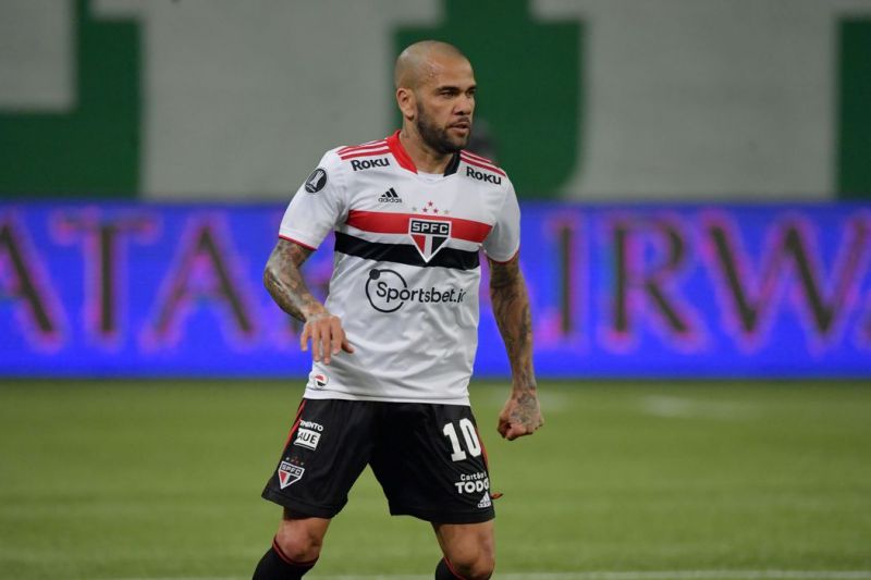 São Paulo anuncia que Daniel Alves não joga mais pelo clube