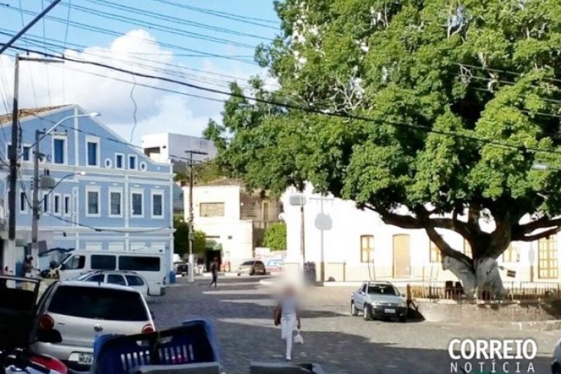 Suspeito foge após colisão em Água Branca e pai dele aparece para arcar com prejuízos