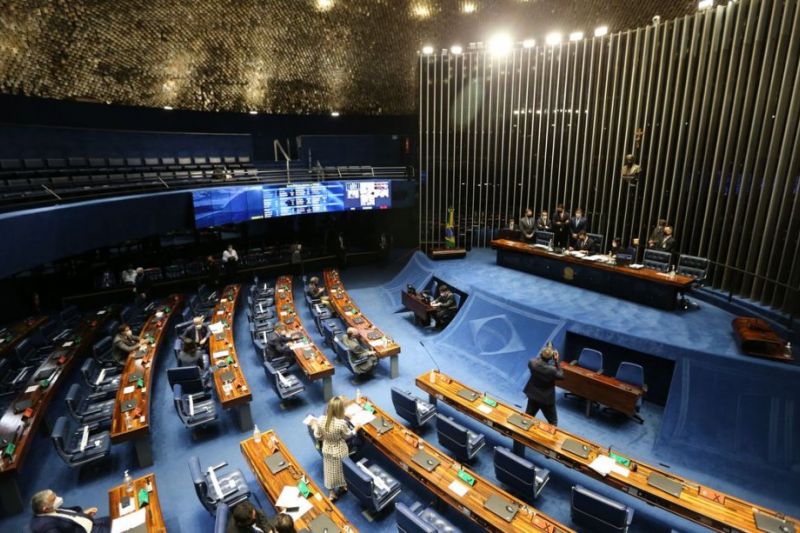 Senado aprova elegibilidade de políticos com contas irregulares