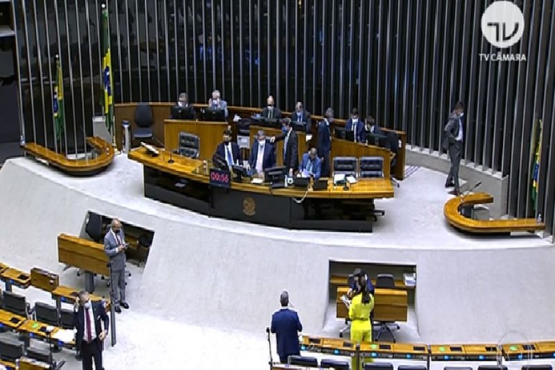 Câmara volta a incluir no Código Eleitoral quarentena para juízes, procuradores e policia