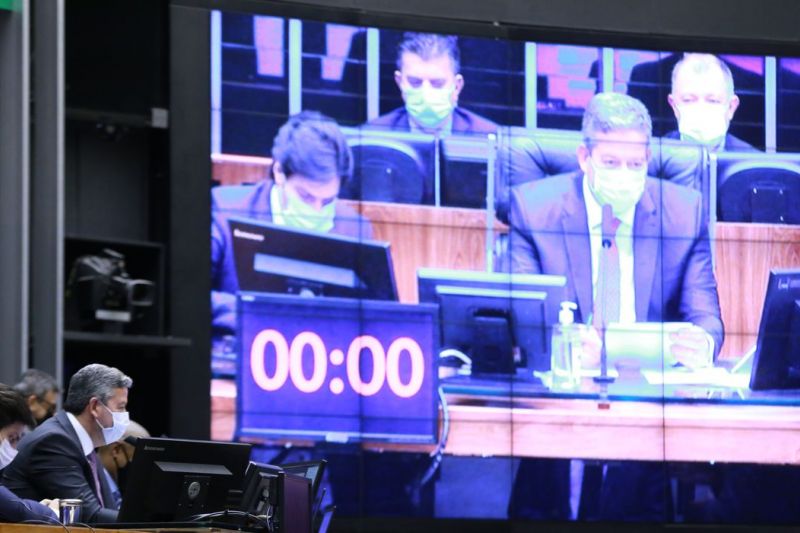 Câmara recoloca quarentena no novo Código Eleitoral