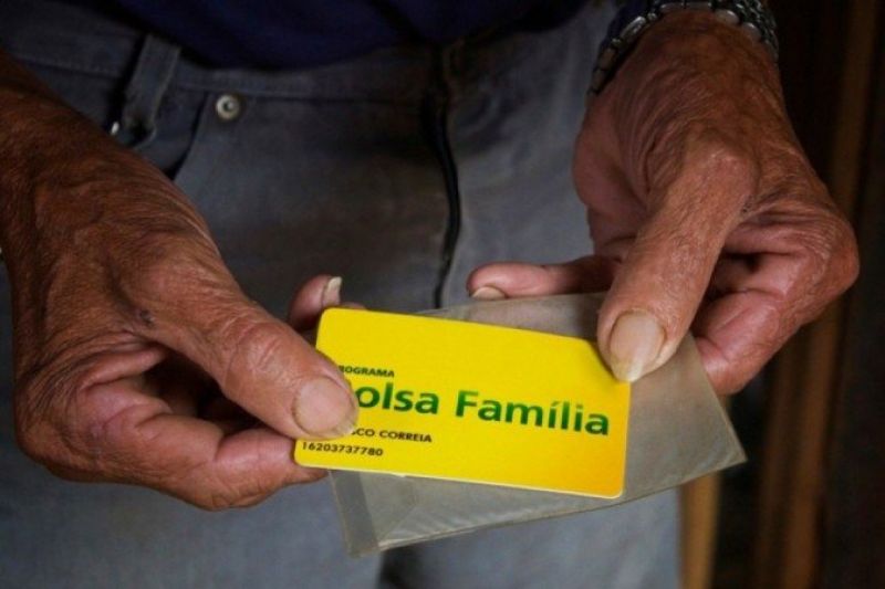 Crise econômica e aumento de impostos trava ajuda aos mais pobres