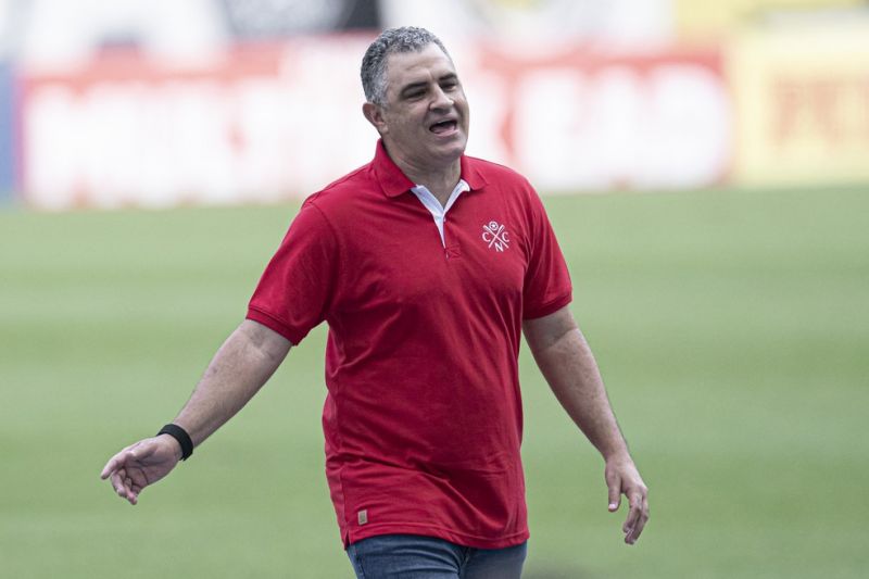Marcelo Chamusca deixa o comando do Náutico após seis jogos