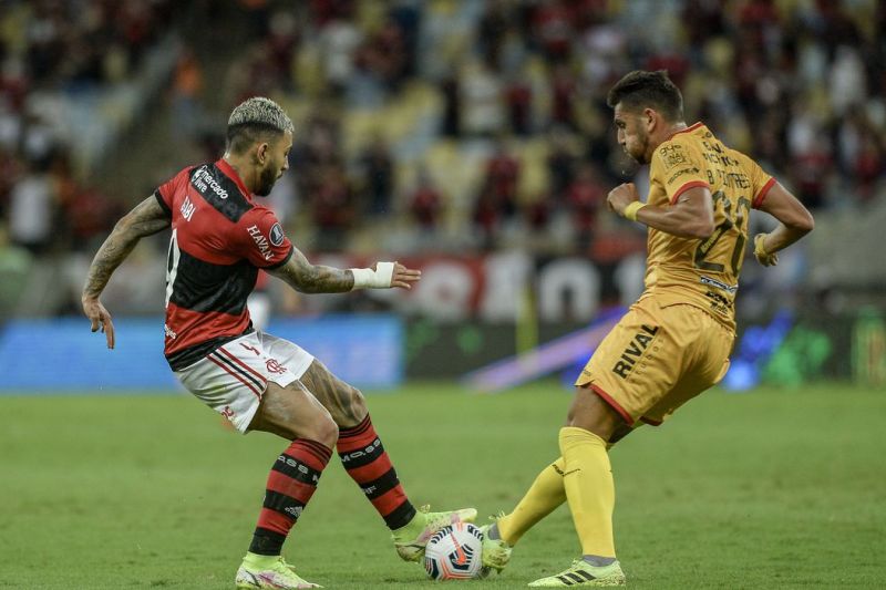 Libertadores: Flamengo enfrenta Barcelona em busca de vaga na final