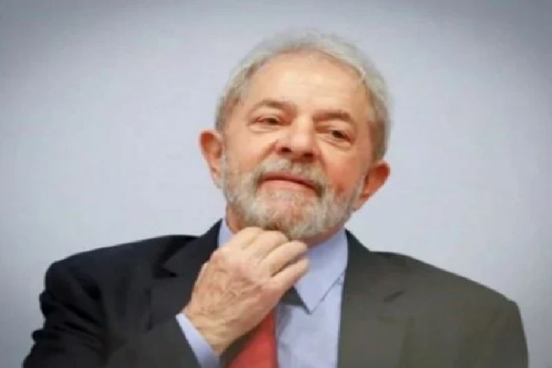 Em Brasília, Lula deve jantar com Ibaneis, Renan, Sarney e Eunício