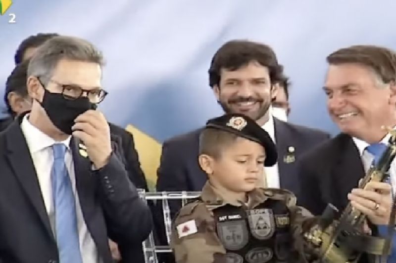 Bolsonaro diz que terá “prazer” em debater com Lula em 2022...  Leia mais no texto origina