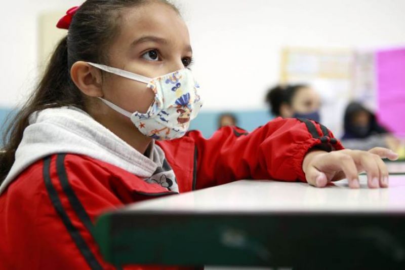 Brasil registra alta de 50% em internações por Covid em crianças de até 9 anos