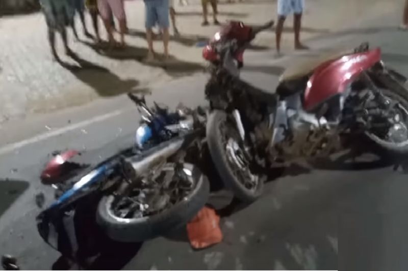 Colisão frontal entre motocicletas deixa homem morto e dois feridos no acesso de Batalha