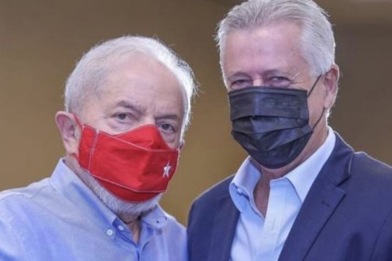 PSB e Lula discutem aliança contra Bolsonaro