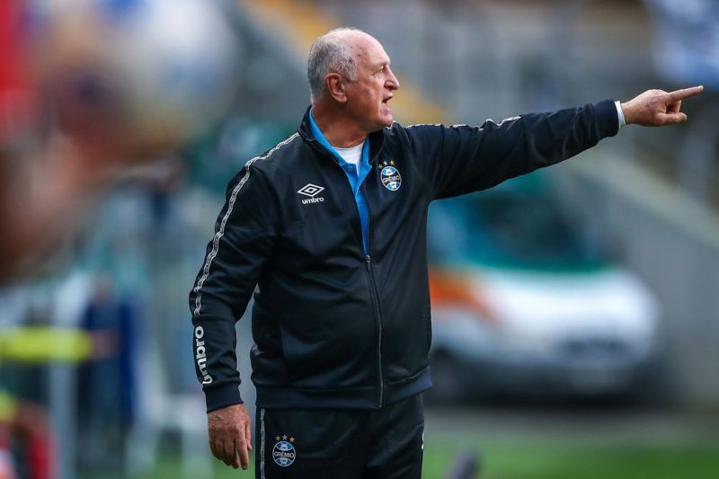 Felipão deixa comando técnico do Grêmio após derrota para Santos