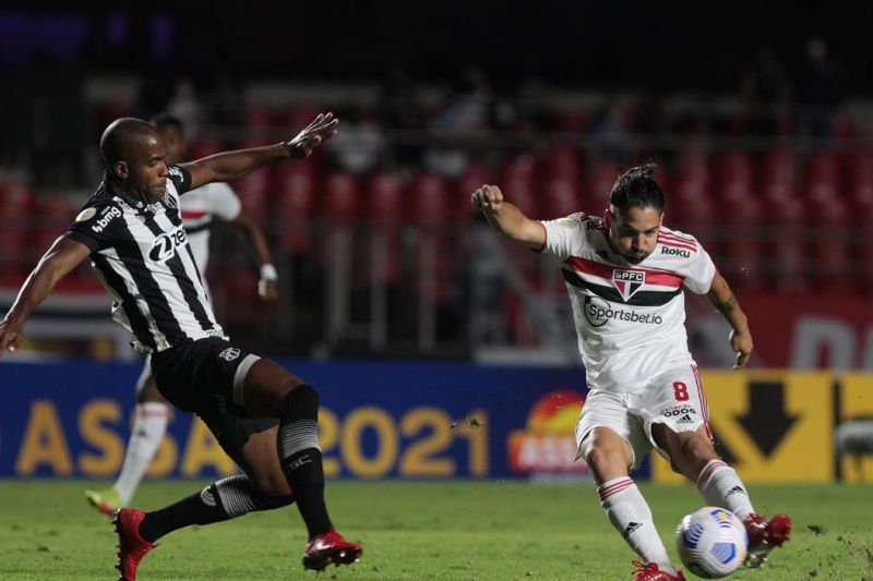 São Paulo empata com Ceará na reestreia de Rogério Ceni
