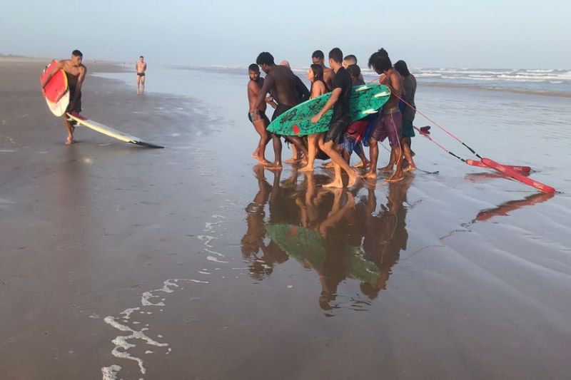 Instrutor morre após paraquedas falhar durante aula na praia da Cinelândia em Aracaju