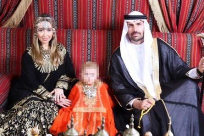 Foto de Eduardo Bolsonaro vestido de sheik em Dubai causa polêmica
