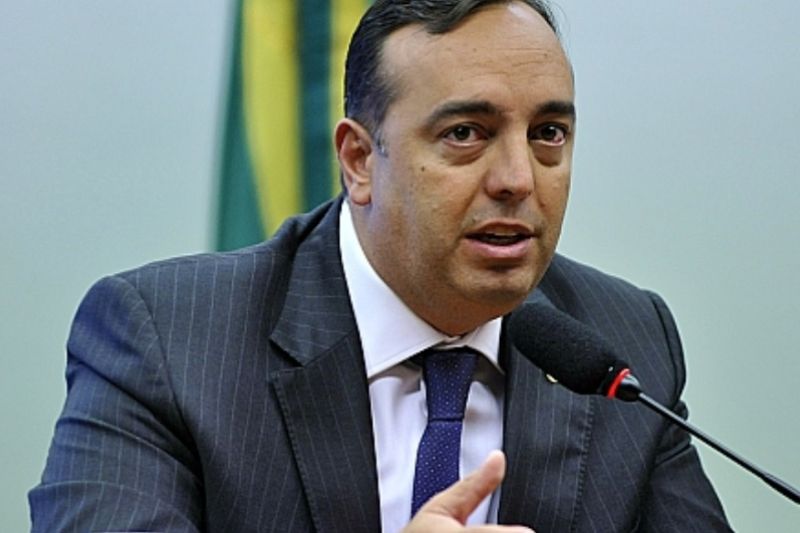 TSE tem três votos para punir deputado que espalhou fake news