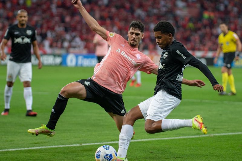 Com gol nos acréscimos, RB Bragantino busca empate com o Internacional