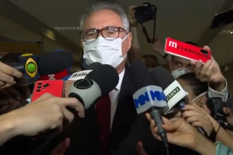 'Bolsonaro é serial killer com compulsão por morte', diz Renan