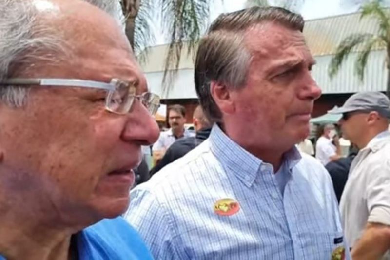 Bolsonaro recebe propostas para elevar Auxílio Brasil para R$ 600