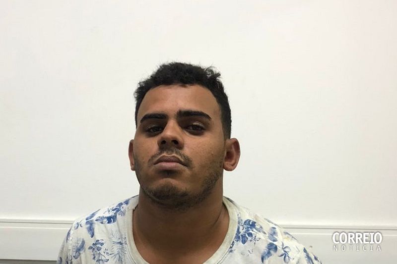 Ladrões levam carreira da polícia após roubo de moto em Mata Grande e um acaba preso