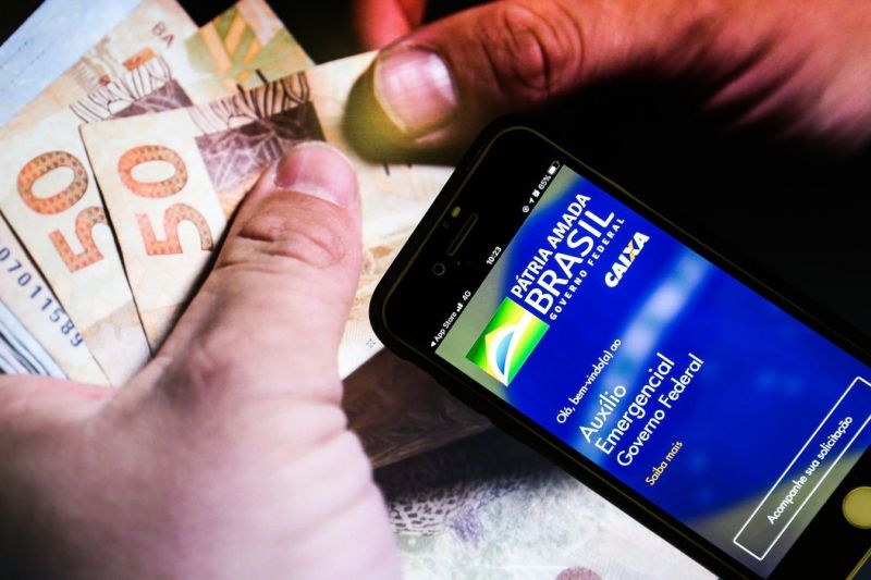 Trabalhadores nascidos em agosto podem sacar auxílio emergencial