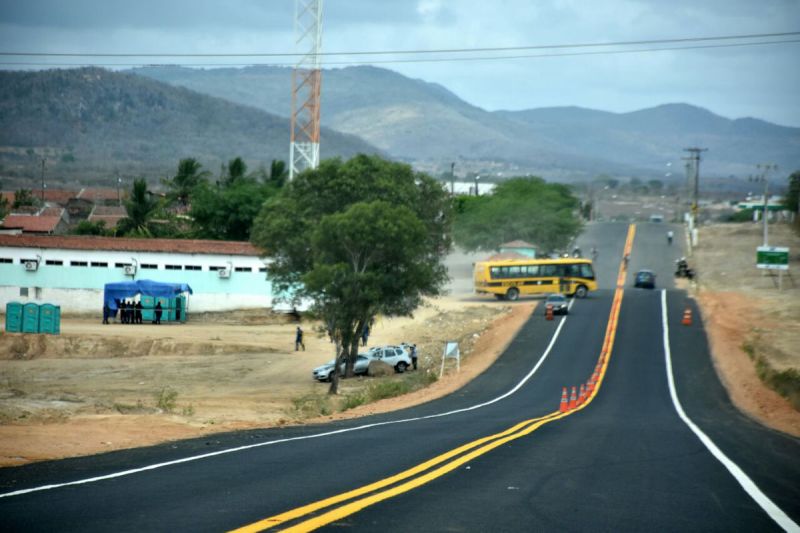 Homem é preso depois de ser encontrado com pochete com cocaína e maconha em Canapi