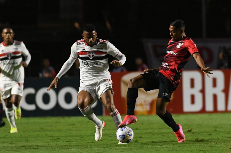 São Paulo e Athletico-PR empatam e seguem ameaçados no Brasileiro