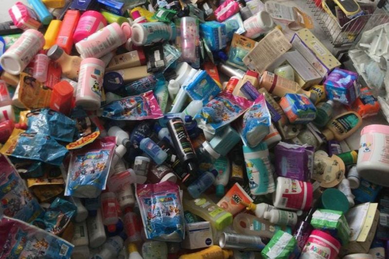 Vigilância Sanitária apreende produtos vencidos que eram vendidos em mercadinho em Delmiro