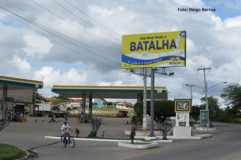 Adolescente de 16 anos é apreendido com arma de fogo e munição no centro de Batalha