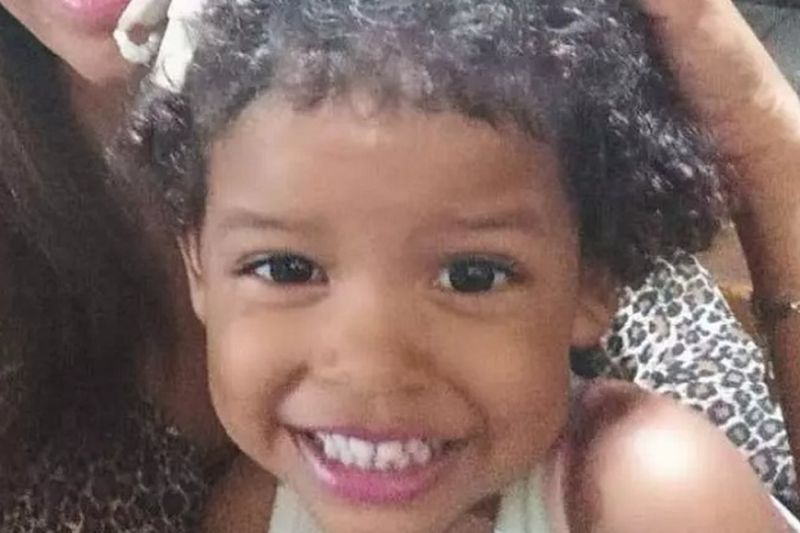 Polícia vai ouvir família de menina de três anos que morreu afogada em cisterna em Batalha