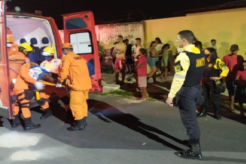 Motorista de Corolla branco atropela homem e foge sem prestar socorro em Delmiro Gouveia