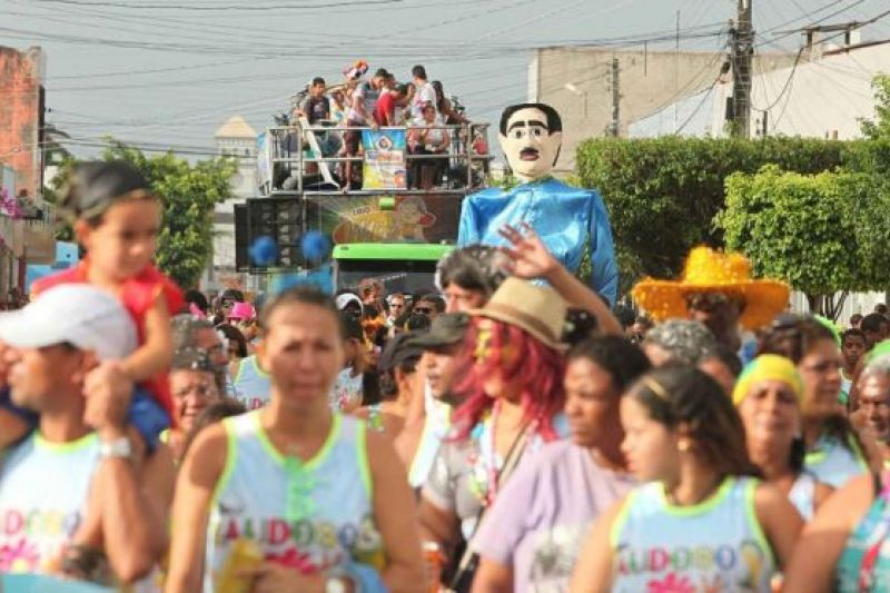 Após as festas de final de ano, prefeitos suspendem Carnaval de rua no Sertão