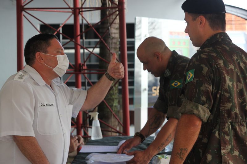 Exército ordena vacinação a tropas e proíbe divulgação de fake news