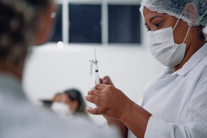 Confira porcentagem de vacinação dos municípios do Alto Sertão contra Covid-19