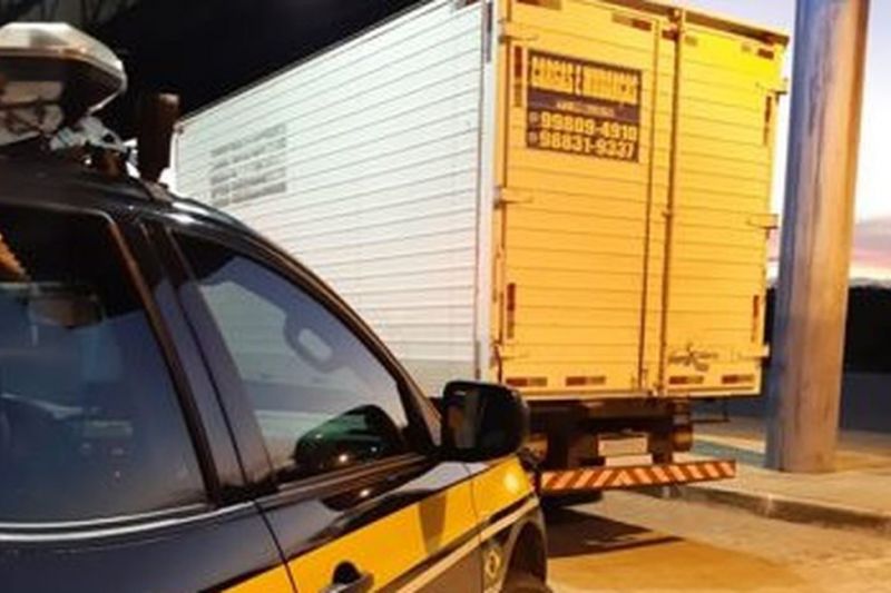 Caminhão com carga de alimentos roubado em Pernambuco é recuperado vazio em Mata Grande