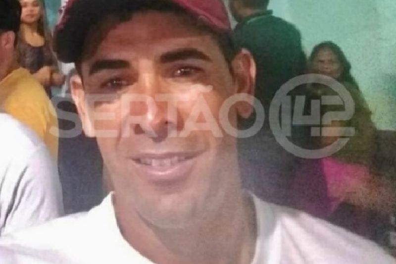 Homem morre depois de perder controle de moto e colidir com árvore em Água Branca