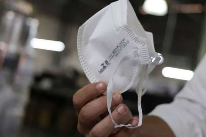 Homem é condenado por andar em público e sem máscara depois de contrair Covid