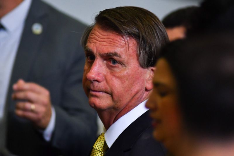 Bolsonaro anuncia veto de R$ 2,8 bilhões no Orçamento de 2022