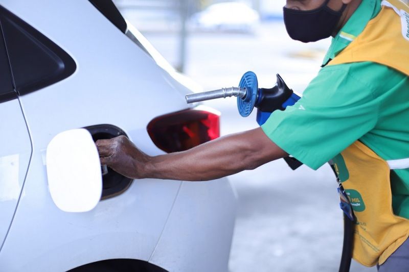 Governadores pedem mais diálogo sobre mudança no ICMS dos combustíveis