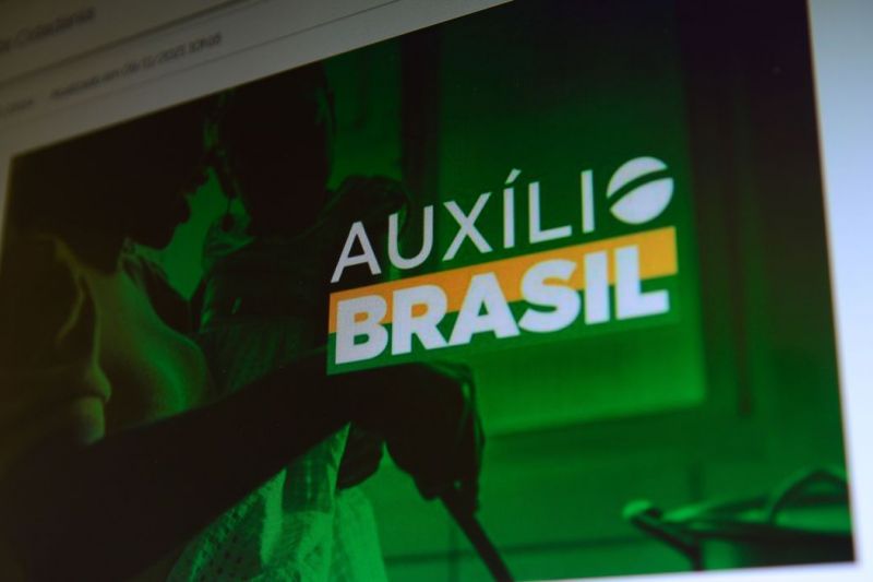 Caixa paga Auxílio Brasil a cadastrados com NIS final 8