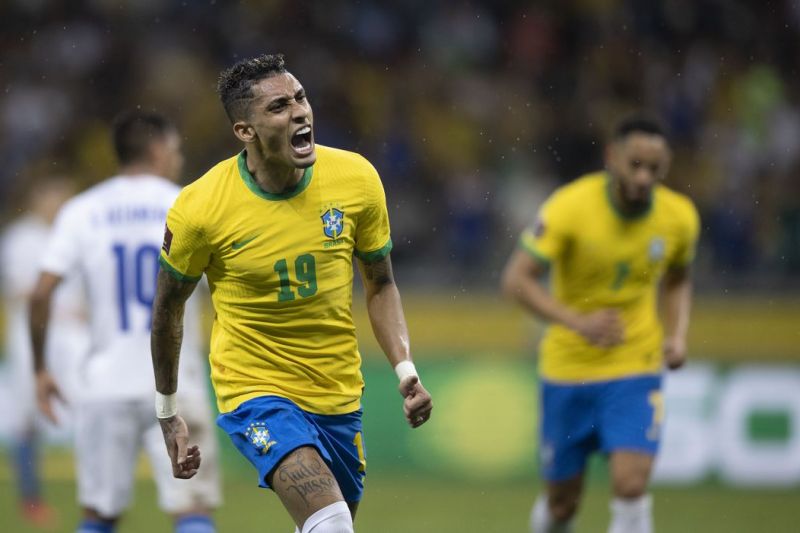 Em noite de experiências, Brasil goleia o Paraguai nas Eliminatórias