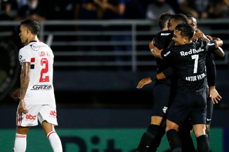 Em noite de Hyoran, Bragantino vence São Paulo no Campeonato Paulista