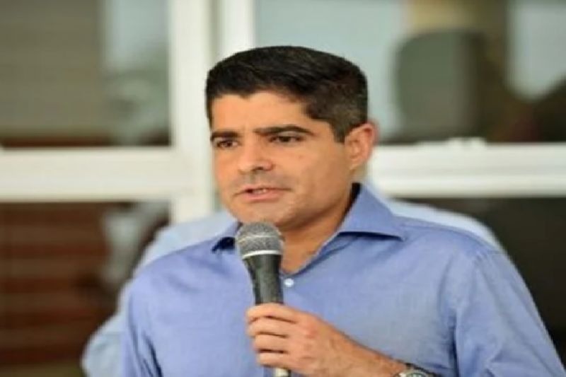 Ala do União Brasil quer liberdade para apoiar de Bolsonaro a Lula