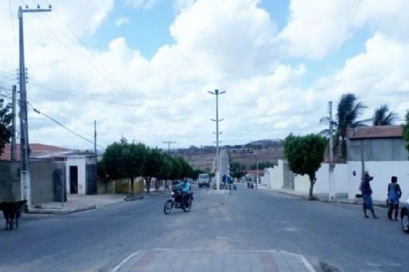 Homem bate na mãe e na esposa porque elas não deram dinheiro para ele beber em Inhapi