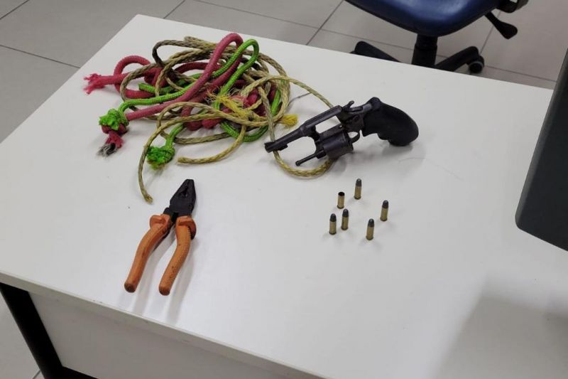 Suspeito de assaltos é rendido e espancado por populares revoltados em São José da Tapera