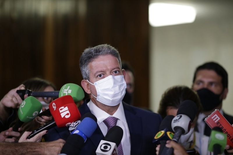 Arthur Lira buscará Pacheco para construir acordo sobre combustíveis