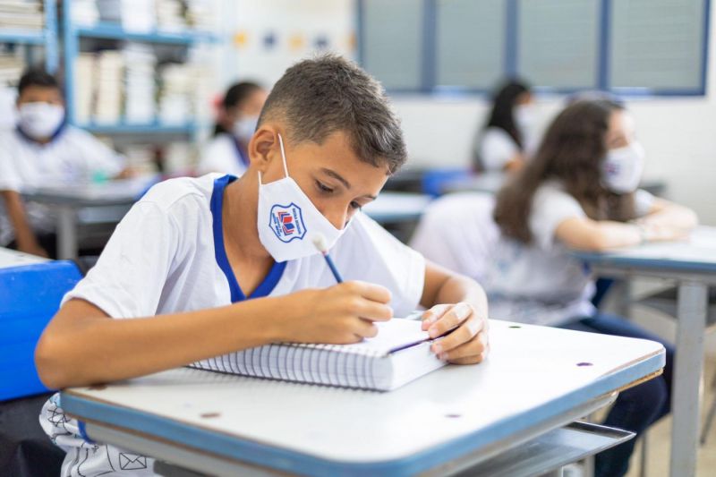 Governo de Alagoas leva ensino integral para escolas no Sertão
