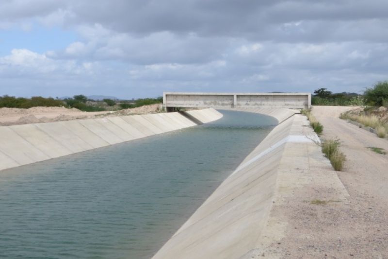 Idoso morre afogado dentro de trecho do Canal do Sertão em Água Branca