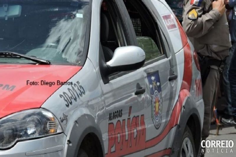 Cliente de bar é flagrado com maconha no bolso e preso pelo Pelopes em Delmiro Gouveia