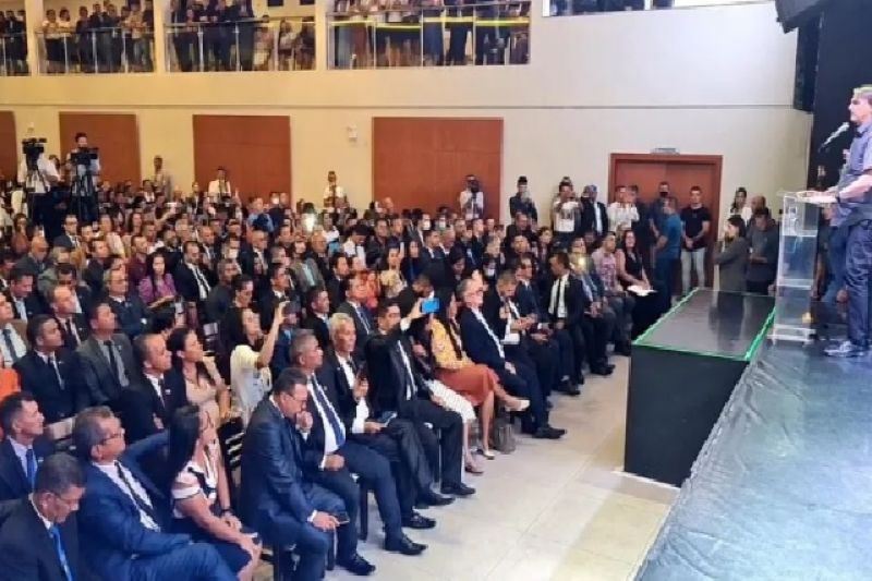 Bolsonaro diz que decisão de Moraes de bloquear Telegram é 'inadmissível'